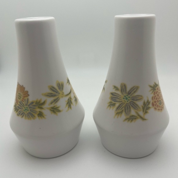 Vintage 1970’s Noritake salt & pepper shakers - Picture 3 of 7